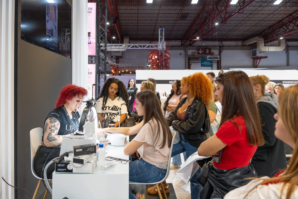 Demonstração ao vivo de ténicas nail art da Urban Design Care na Expocosmética
